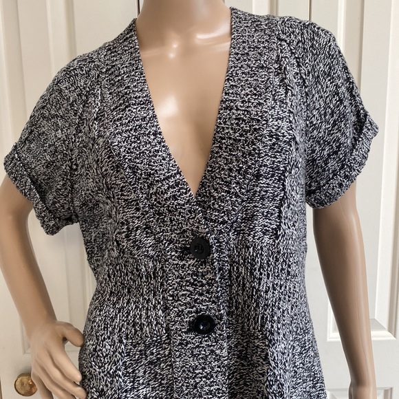 Kenneth Cole Reaction Womens L Short Sleeve Cardigan. Black and White Knit. - Picture 2 of 9
